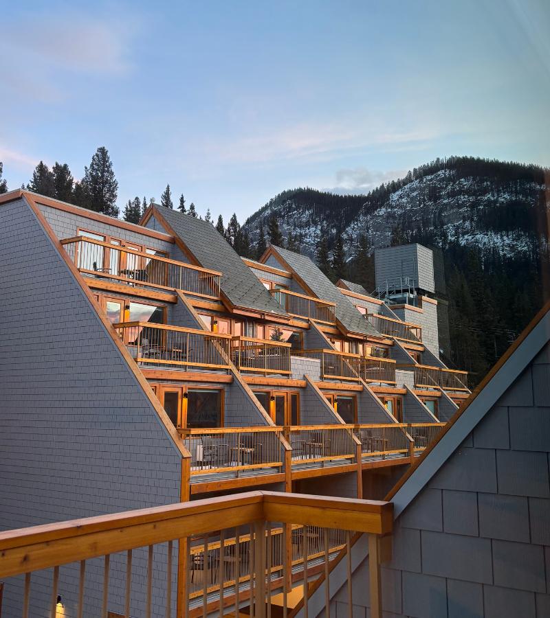 Hotel Canoe & Suites Banff (2) Hotel Canoe & Suites Banff (2)